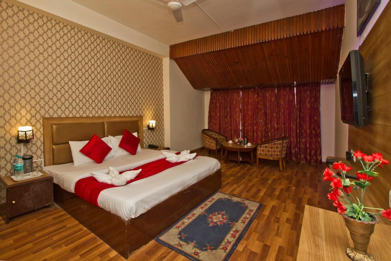 Hotel Sitara International Manāli Exteriér fotografie